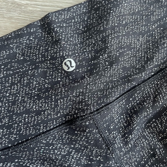 Lululemon Wunder Under Leggings - Picture 3 of 4